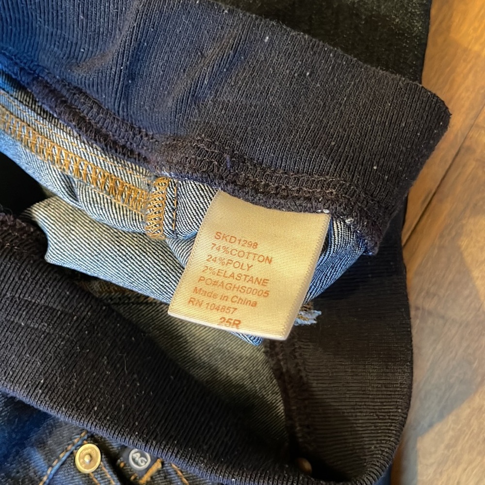 25r Ag Adriano Goldschmied Skinny Pull-On Jeans View 4